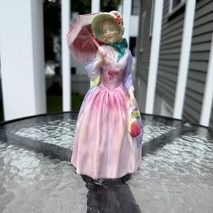 Vintage Royal Doulton figurine - Miss Demure